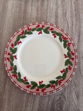 Set of 4 Essential Home Tartan Plaid Salad Plates Christmas Holly